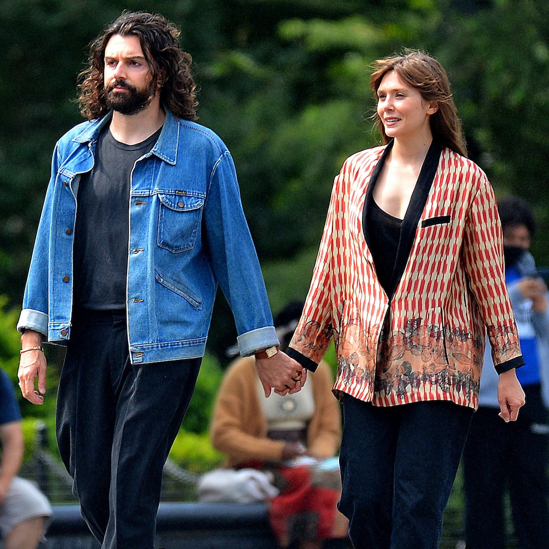 Elizabeth Olsen and Robbie Arnett's Wedding Rings Revealed - E! Online - CA
